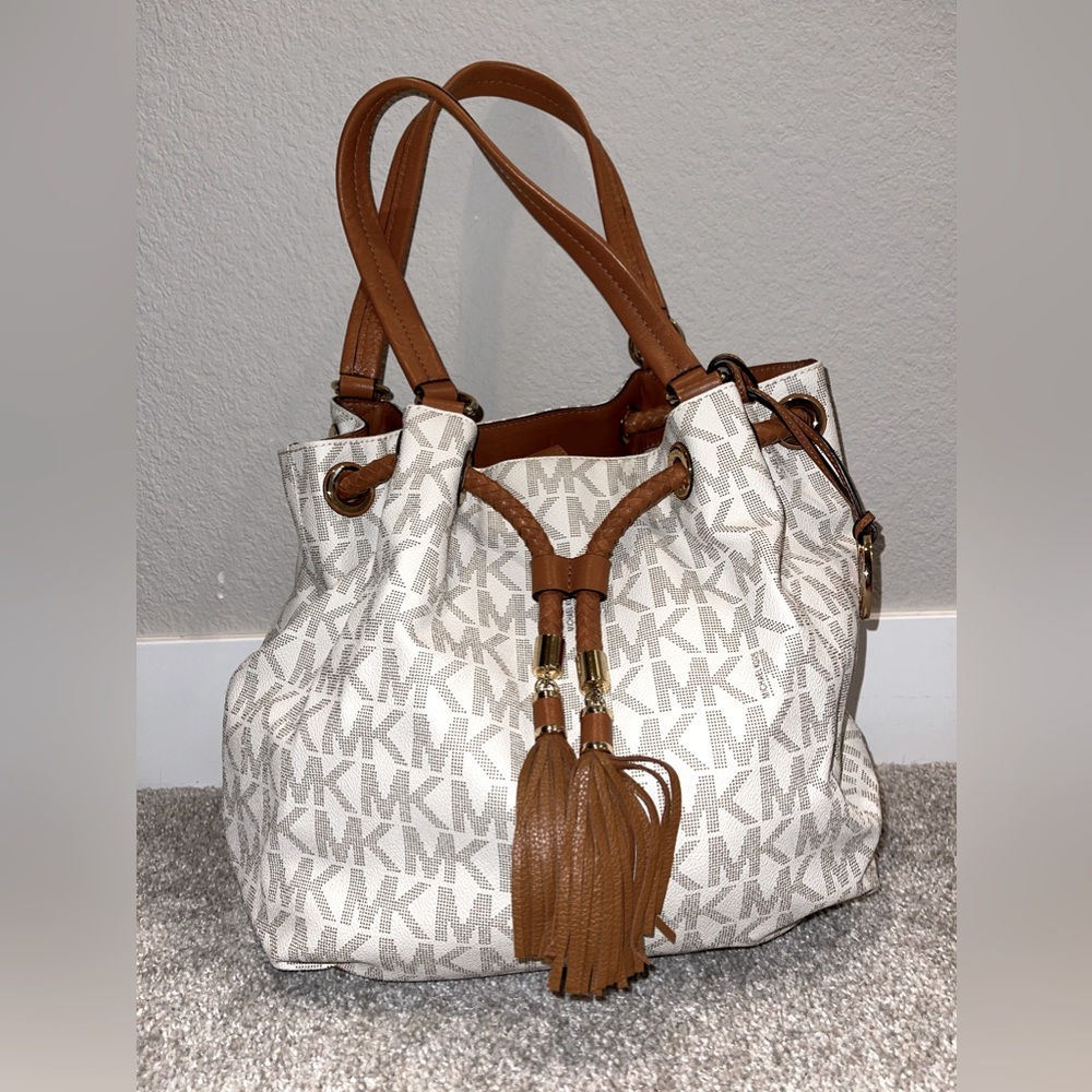 Michael Kors purse (authentic)